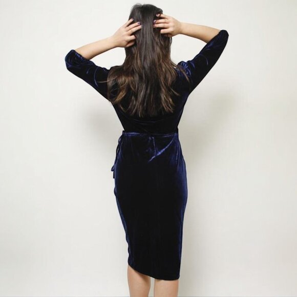 Lucy Paris Catarina Navy Velvet Midi Dress Holiday Size Medium - Picture 2 of 8